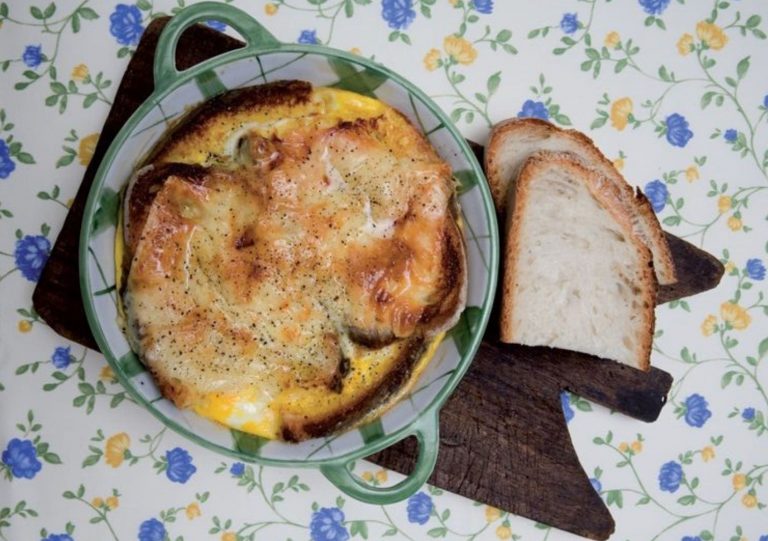 Fontina e uova al gratin