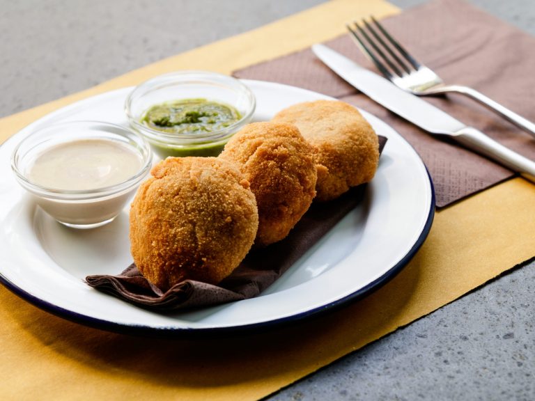 Polpette di sedano e patate all'acciuga