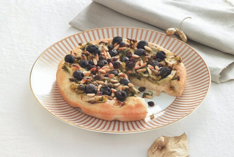 Torta salata con scarola olive taggiasche