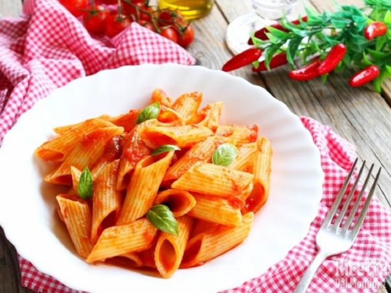 pasta con sugo di basilico