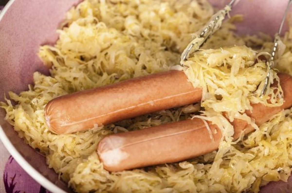 Wurstel e crauti: ricetta originale tedesca del piatto unico