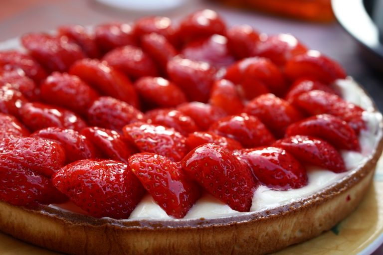 Crostata di fragole e crema pasticcera